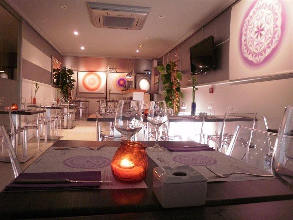 Hotel Suites Feria De Madrid Restaurant photo