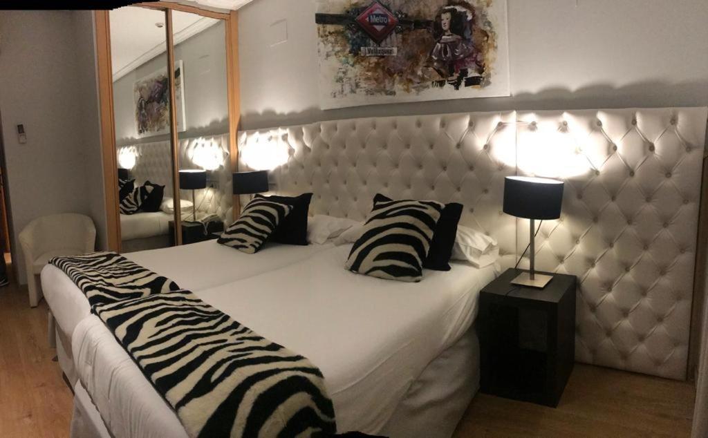 Hotel Suites Feria De Madrid Exterior photo