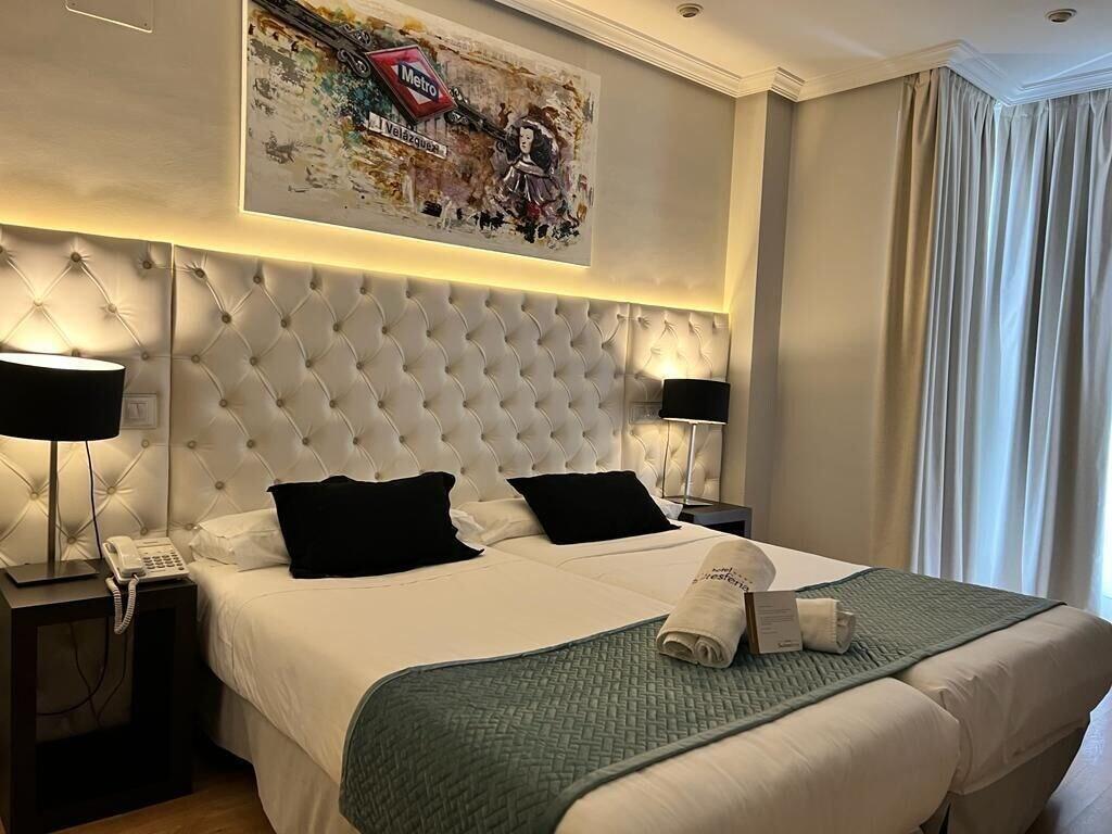 Hotel Suites Feria De Madrid Exterior photo