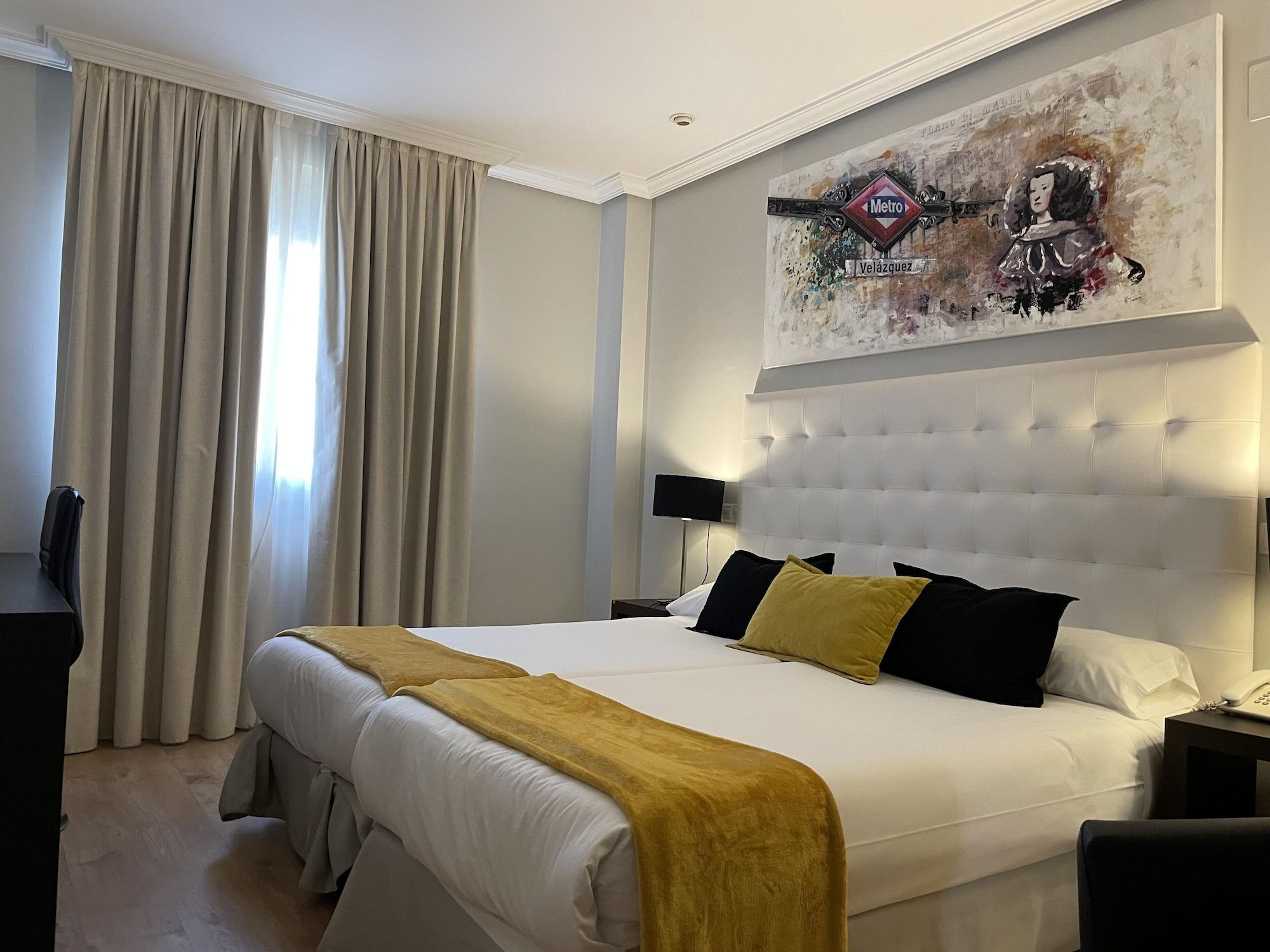Hotel Suites Feria De Madrid Exterior photo