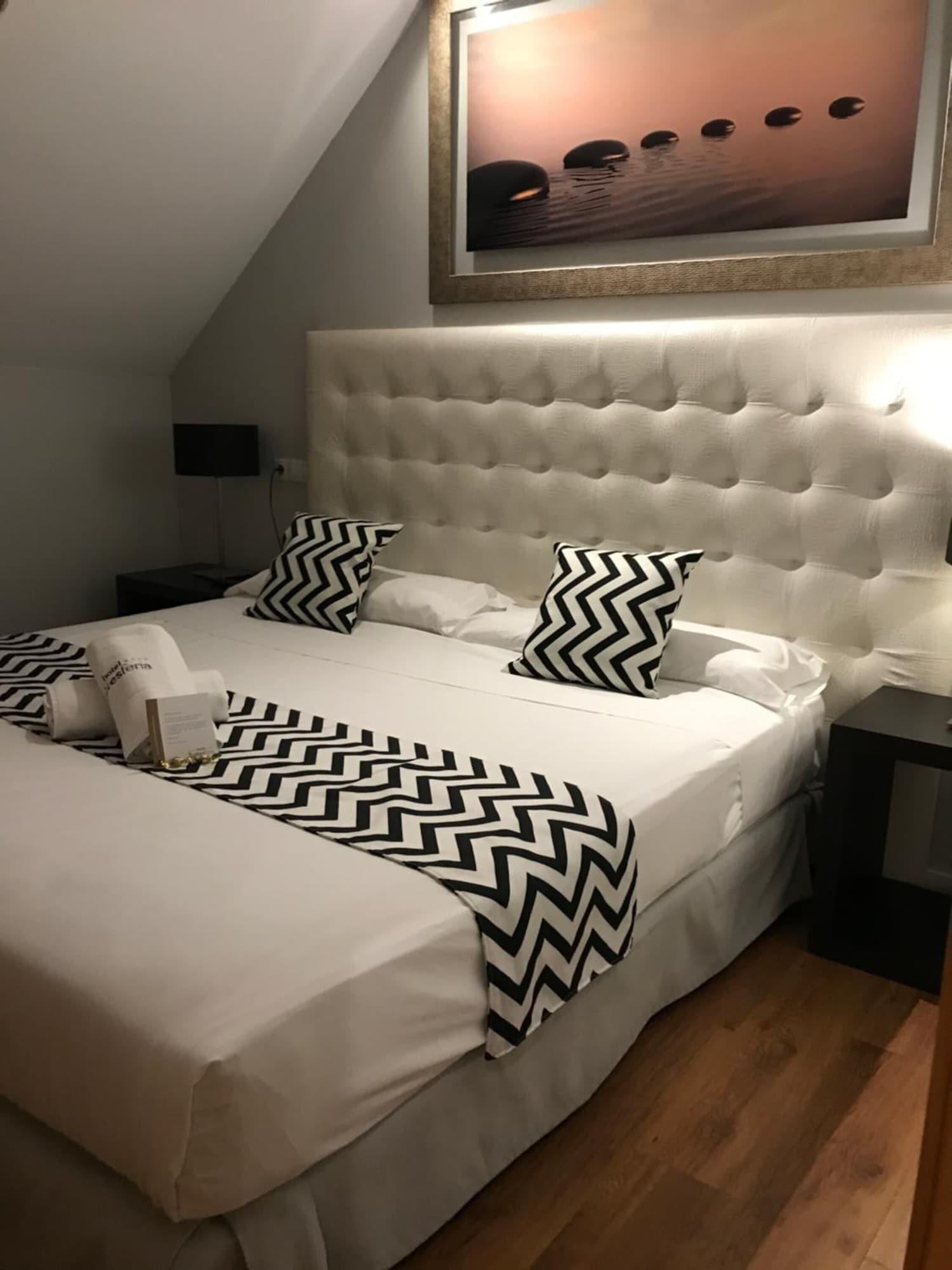 Hotel Suites Feria De Madrid Exterior photo