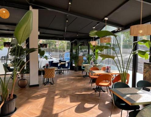 Hotel Suites Feria De Madrid Exterior photo