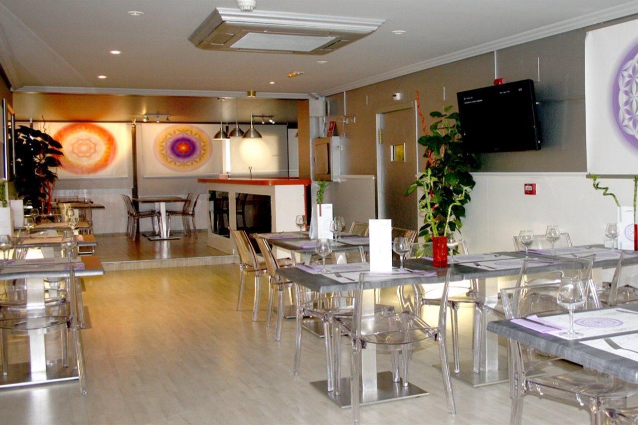 Hotel Suites Feria De Madrid Exterior photo